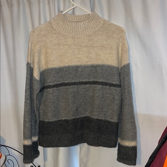 Ladies Soft Universal Thread Sweater - Picture 1 of 3